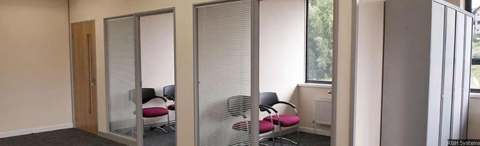 Komfire 75 – 75mm Square Edge Partitioning 